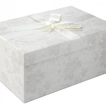 Die Brautkleidbox Silver Flowers ist ein MustHave zur Aufbewahrung Ihres Brautkleides.